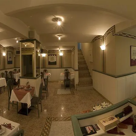 מלון Art Deco Hoffmann 3*