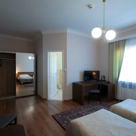Art Deco Hoffmann 3* קלדנו